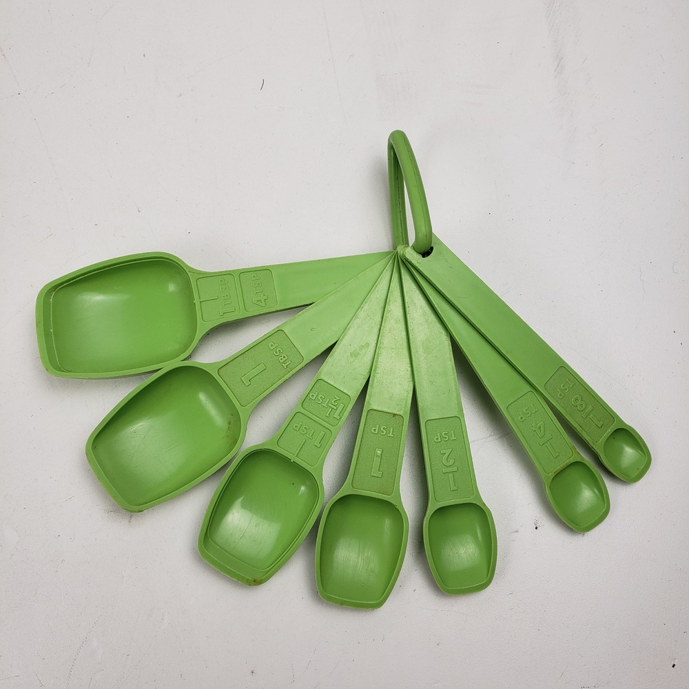 Tupperware Vintage Measuring Spoons Set 7 Piece Green With D-Ring 1272-1